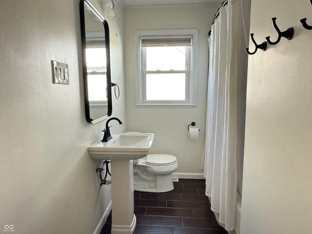 6025 Crittenden Avenue, Indianapolis, IN 46220