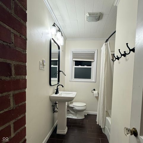 6025 Crittenden Avenue, Indianapolis, IN 46220