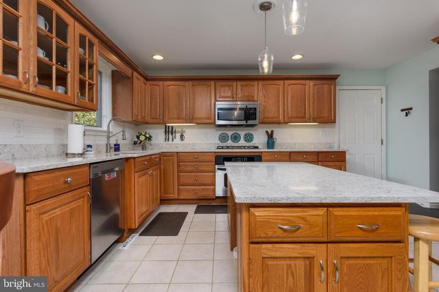 6456 BRITTAN RD, Harrisburg, PA 17111
