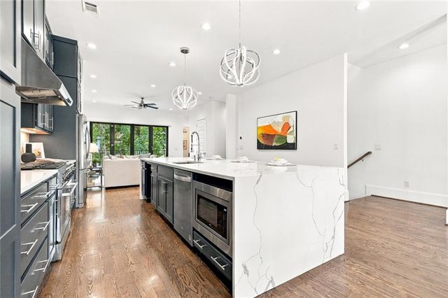 1099 Briar Cove Circle NE, Atlanta, GA 30329