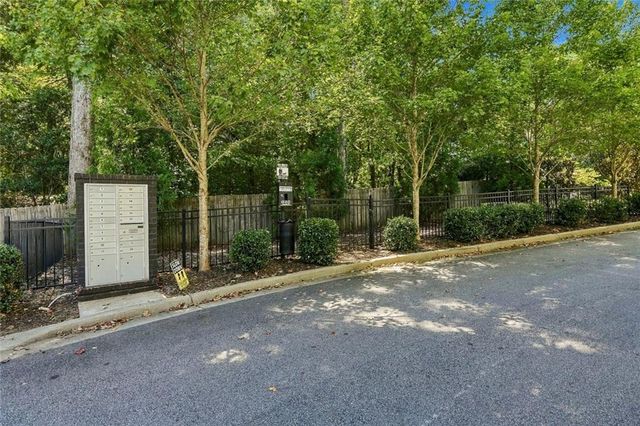 1099 Briar Cove Circle NE, Atlanta, GA 30329