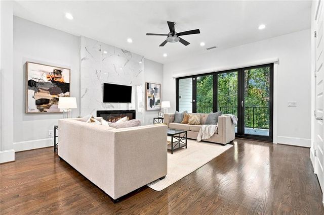 1099 Briar Cove Circle NE, Atlanta, GA 30329