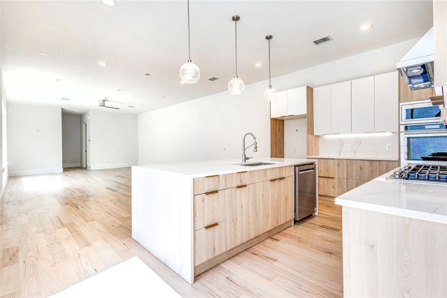 3313 Walchard Court, Dallas, TX 75229