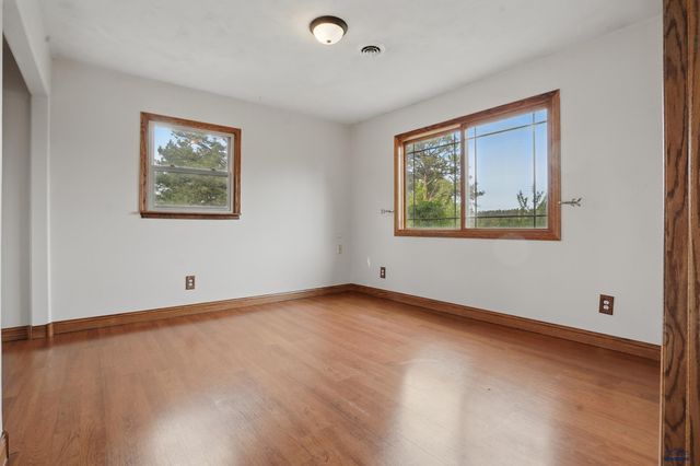 225 N BERRY PINE RD, Rapid City, SD 57702