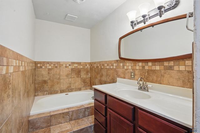 225 N BERRY PINE RD, Rapid City, SD 57702