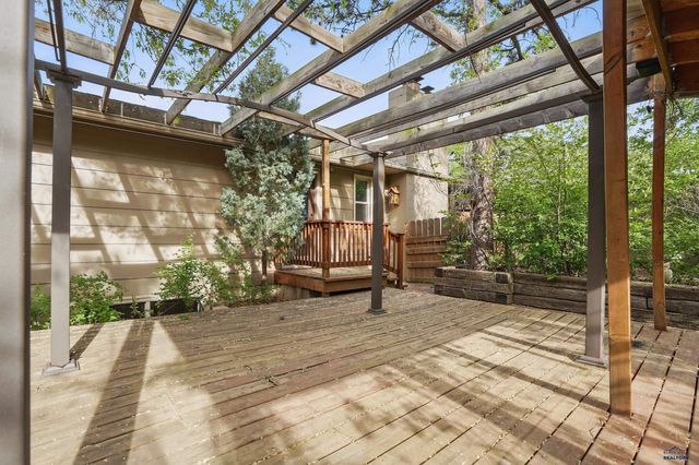 225 N BERRY PINE RD, Rapid City, SD 57702