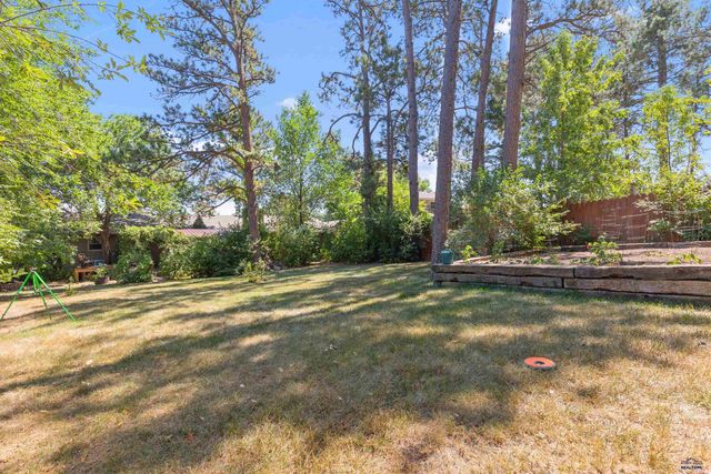 225 N BERRY PINE RD, Rapid City, SD 57702