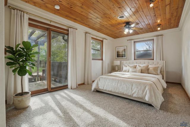 225 N BERRY PINE RD, Rapid City, SD 57702