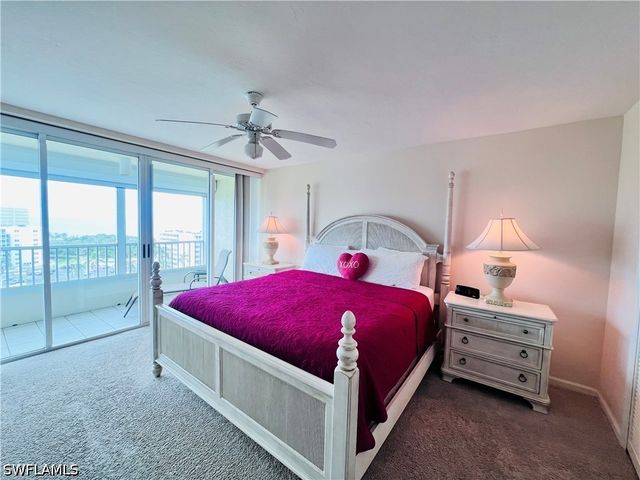 25 Bluebill AVE 1002, Naples, FL 34108