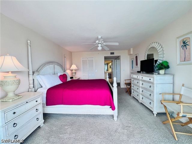 25 Bluebill AVE 1002, Naples, FL 34108