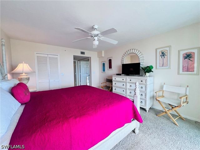 25 Bluebill AVE 1002, Naples, FL 34108
