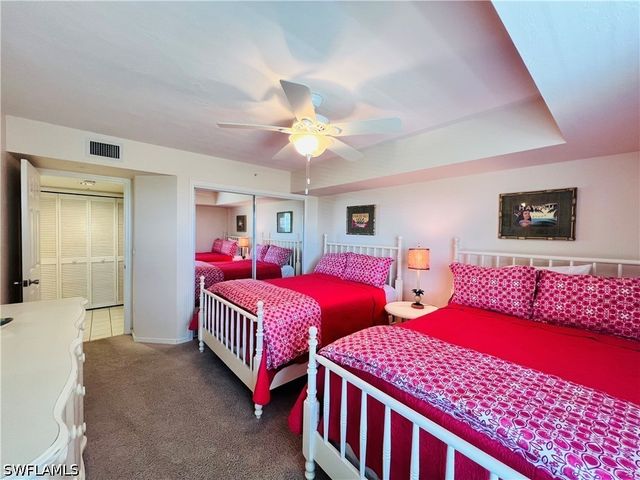 25 Bluebill AVE 1002, Naples, FL 34108