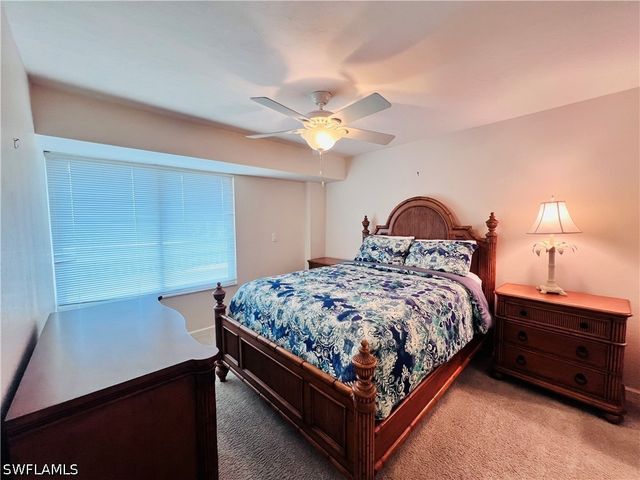 25 Bluebill AVE 1002, Naples, FL 34108