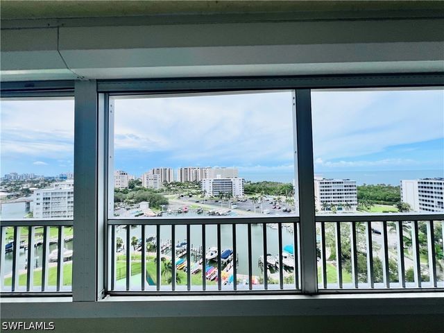 25 Bluebill AVE 1002, Naples, FL 34108