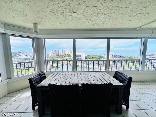 25 Bluebill AVE 1002, Naples, FL 34108