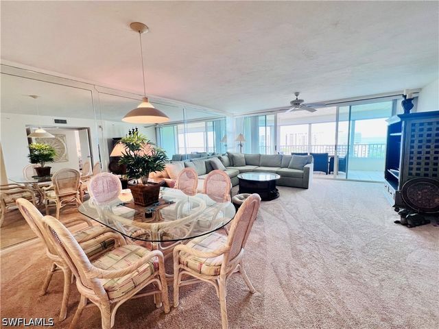 25 Bluebill AVE 1002, Naples, FL 34108