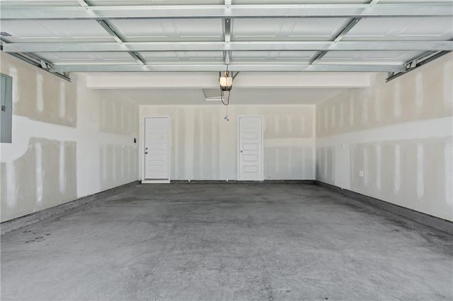 19515 Lincoln Street, Spring Hill, KS 66083