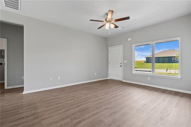 19515 Lincoln Street, Spring Hill, KS 66083