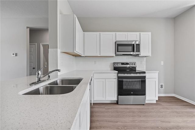 19515 Lincoln Street, Spring Hill, KS 66083