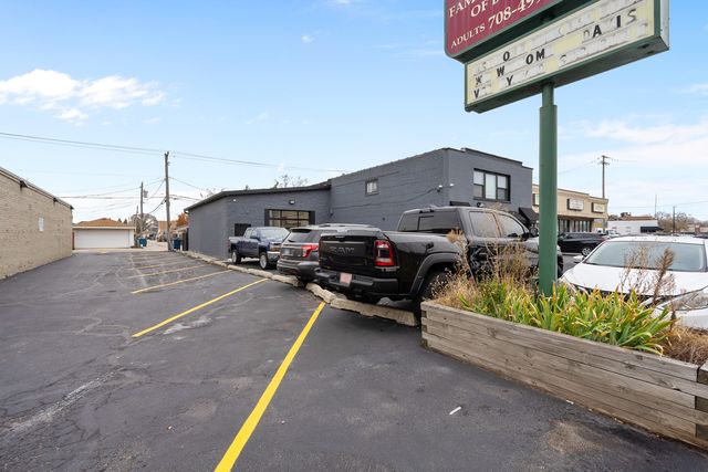 5512 W 79th Street, Burbank, IL 60459