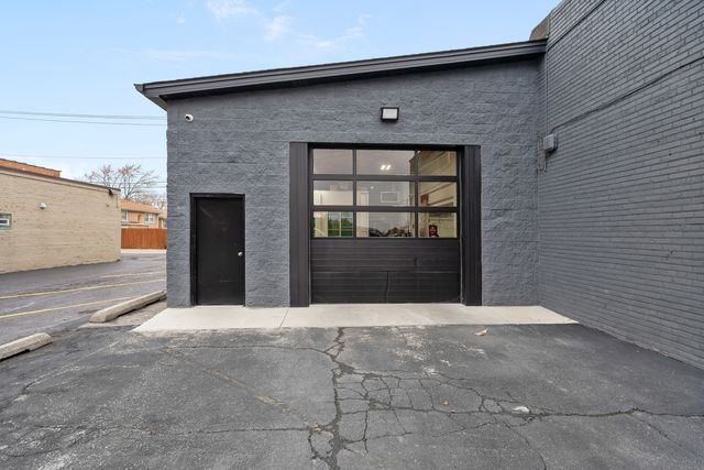 5512 W 79th Street, Burbank, IL 60459