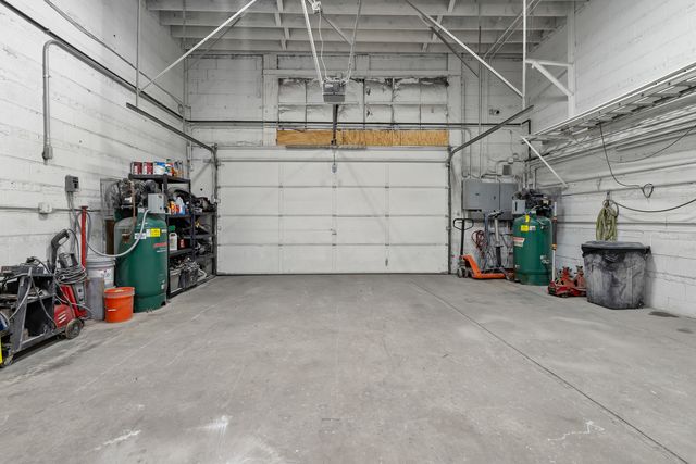 5512 W 79th Street, Burbank, IL 60459
