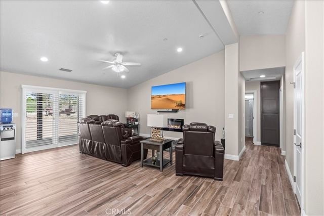 18332 Catalpa, Hesperia, CA 92345