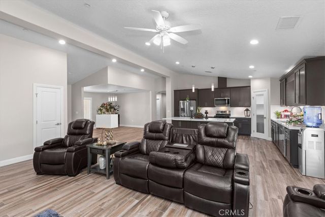 18332 Catalpa, Hesperia, CA 92345