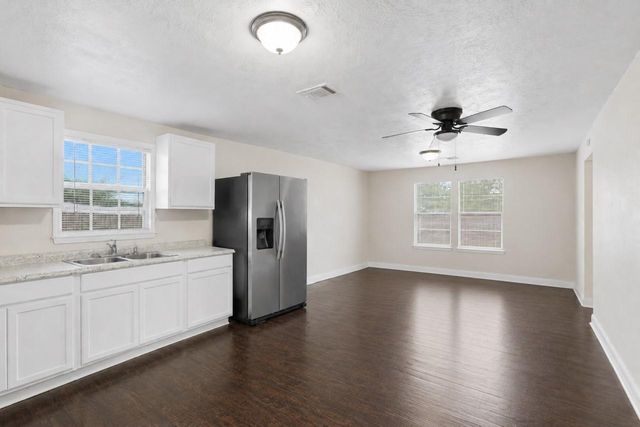 515 Riggs Street, Baytown, TX 77520