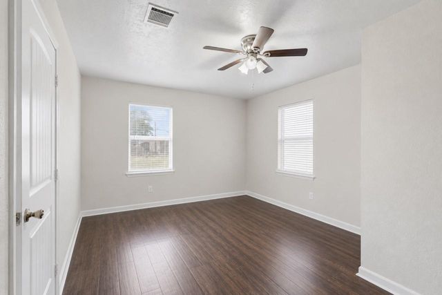515 Riggs Street, Baytown, TX 77520