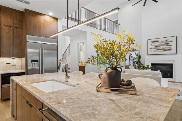 1212 Candlelight Lane, Houston, TX 77018