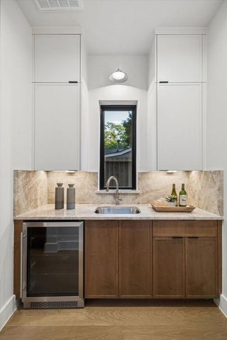1212 Candlelight Lane, Houston, TX 77018
