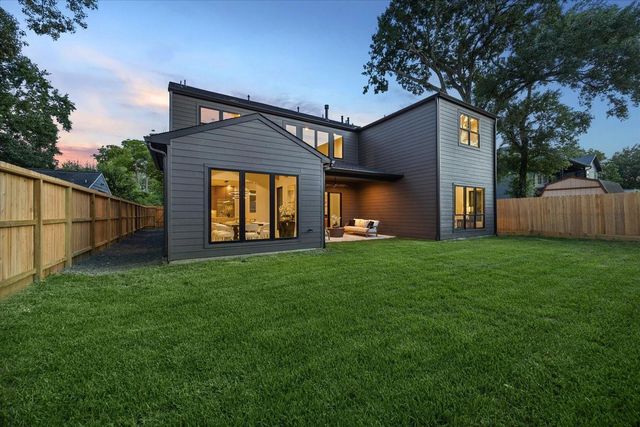 1212 Candlelight Lane, Houston, TX 77018