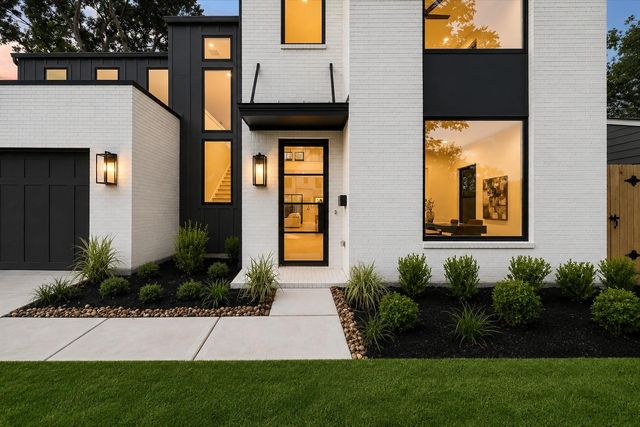 1212 Candlelight Lane, Houston, TX 77018
