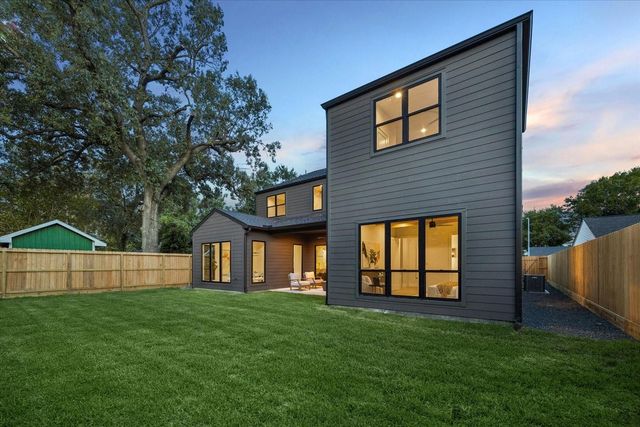 1212 Candlelight Lane, Houston, TX 77018