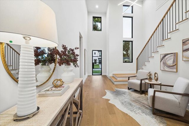 1212 Candlelight Lane, Houston, TX 77018