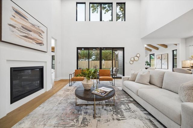 1212 Candlelight Lane, Houston, TX 77018