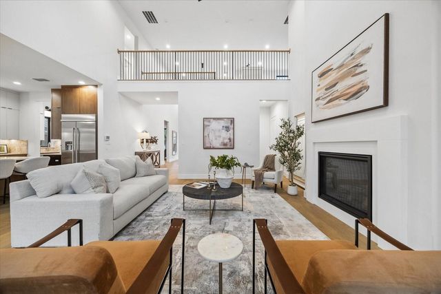 1212 Candlelight Lane, Houston, TX 77018