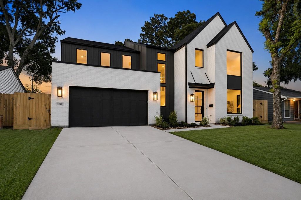 1212 Candlelight Lane, Houston, TX 77018