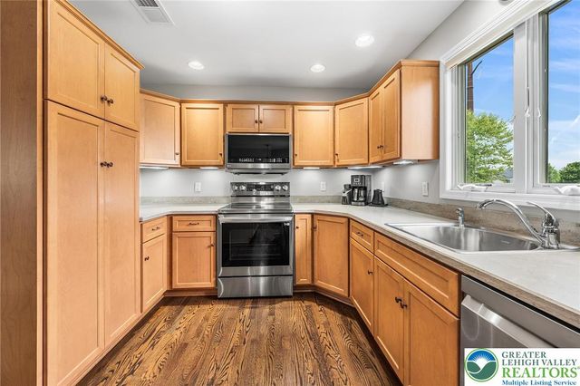 1223 Morning Star Drive, Lower Macungie Twp, PA 18106