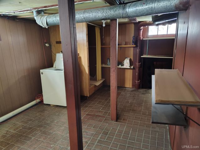 219 N 20th Street, Escanaba, MI 49829