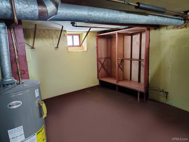 219 N 20th Street, Escanaba, MI 49829