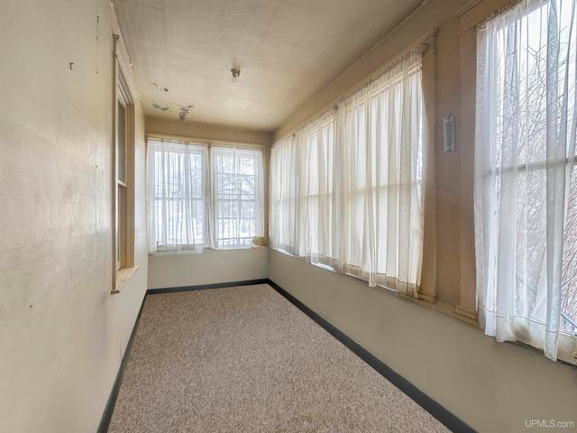 219 N 20th Street, Escanaba, MI 49829