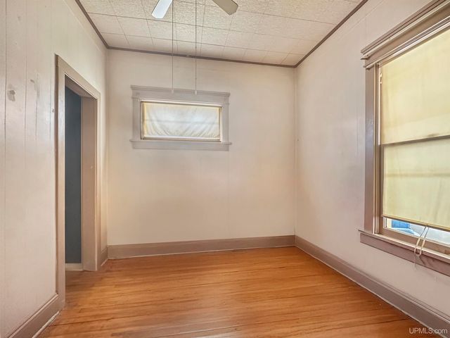 219 N 20th Street, Escanaba, MI 49829