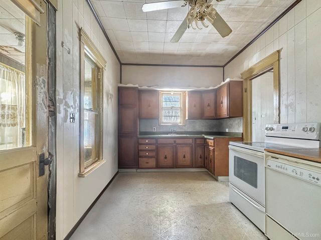 219 N 20th Street, Escanaba, MI 49829