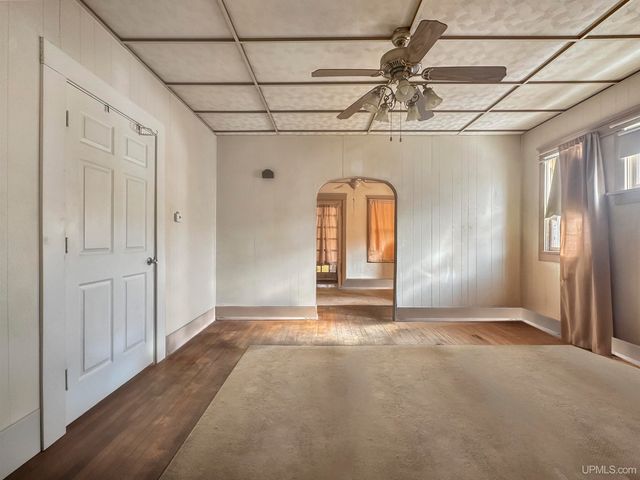 219 N 20th Street, Escanaba, MI 49829