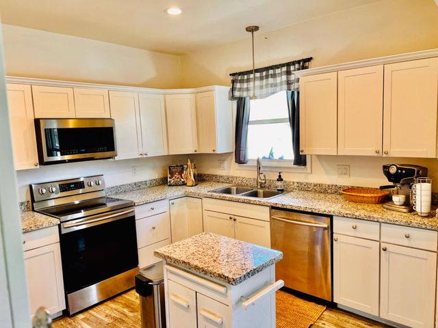 3427 N Hunter St, Stockton, CA 95204