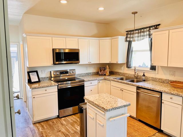 3427 N Hunter St, Stockton, CA 95204