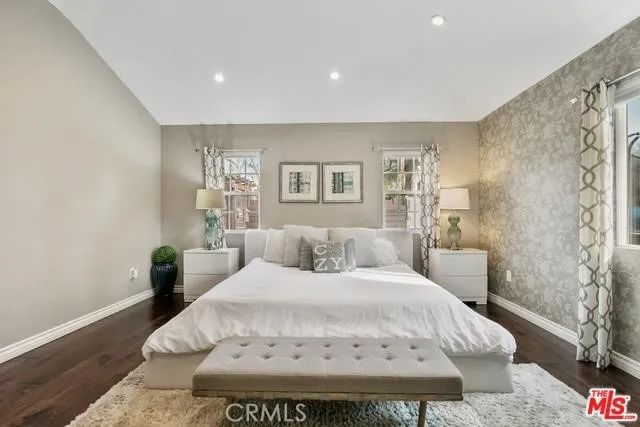 11905 Hartsook, Valley Village, CA 91607