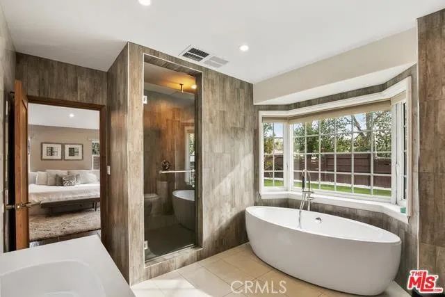 11905 Hartsook, Valley Village, CA 91607